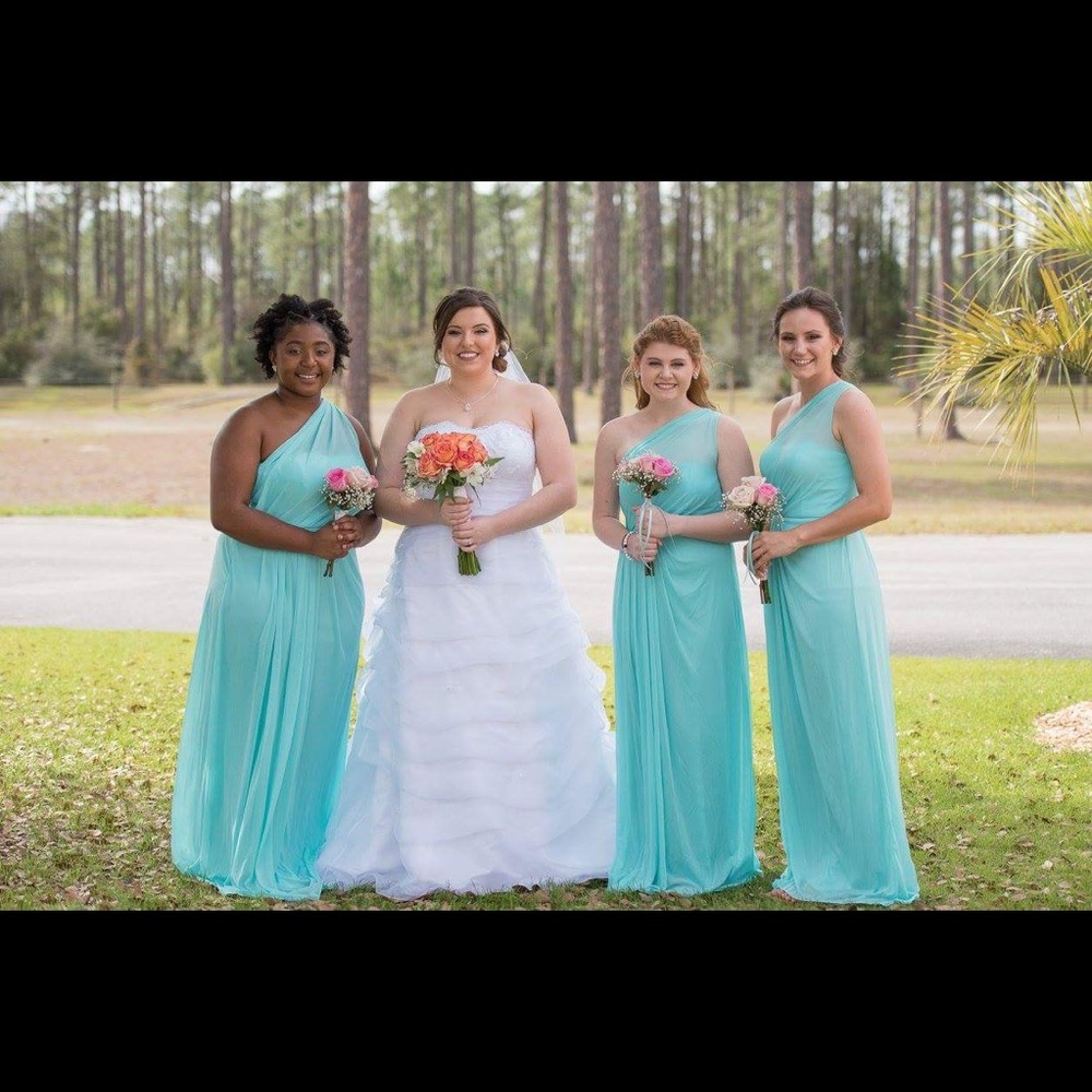 David’s Bridal Gown - Picture 4 of 5